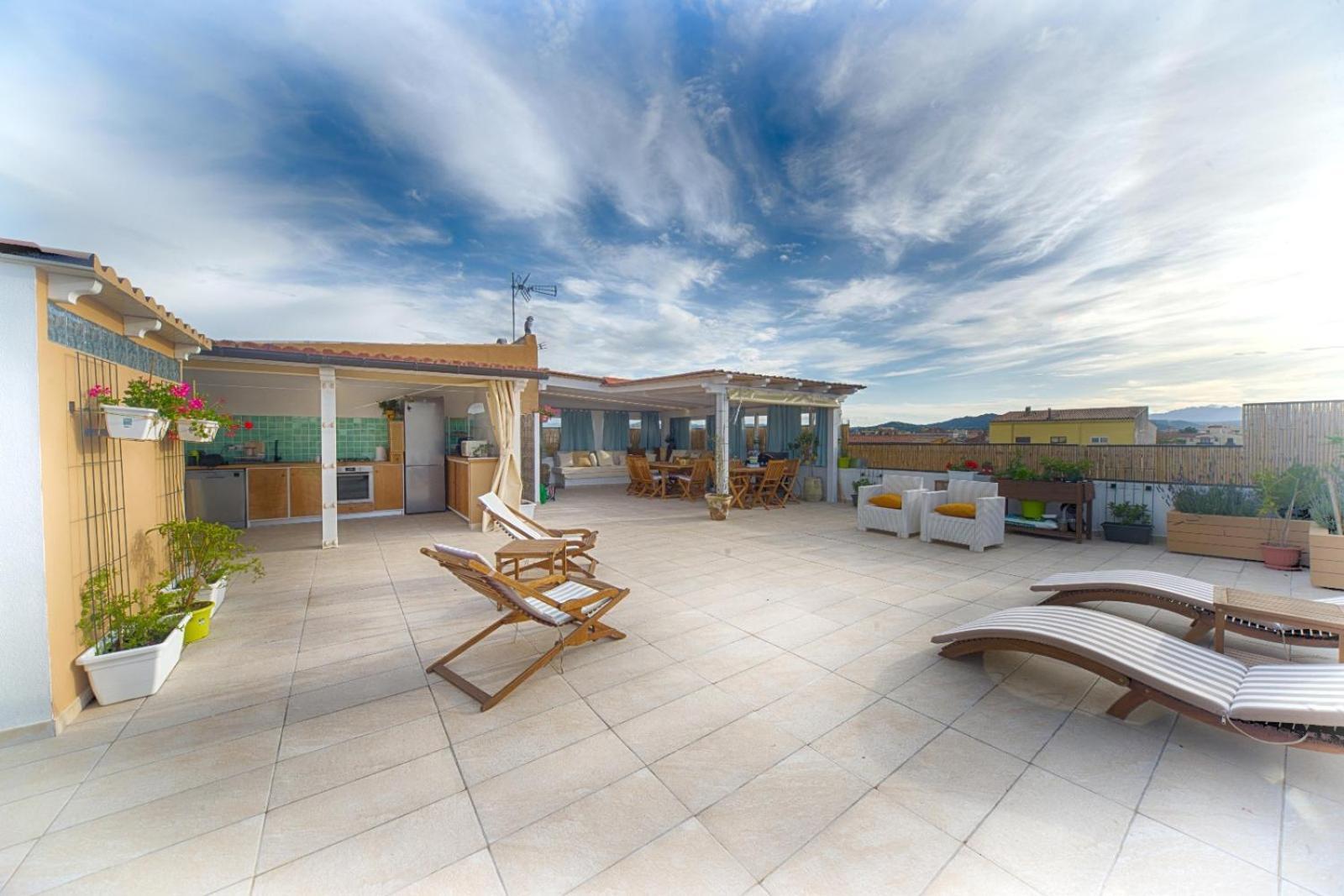 Terrace Rooms Olbia Center Esterno foto